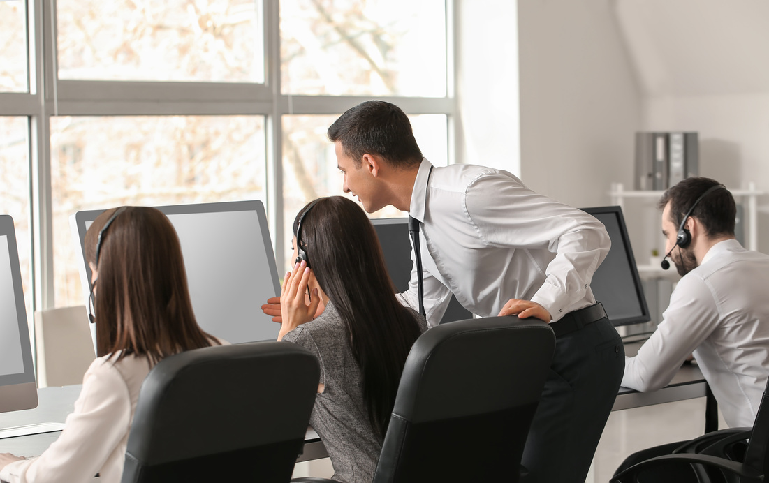 Professional Technical Support Agent Teaching Staff in Office